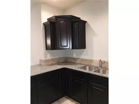 807 E Asher Dr, Rogers, AR 72758 photo 4