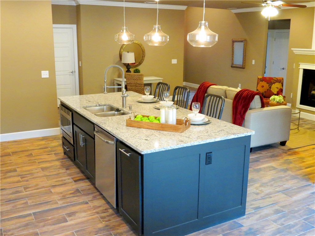 120 E Glendale Ln, Rogers, AR 72758 photo 9