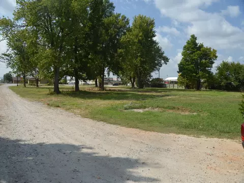 1360 Robinson Ave, Springdale, AR 72764 photo 6
