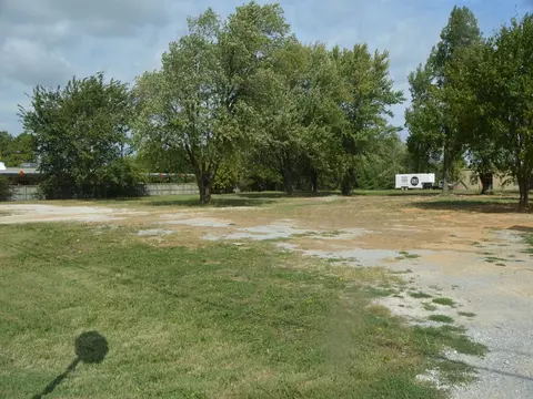 1360 Robinson Ave, Springdale, AR 72764 photo 3