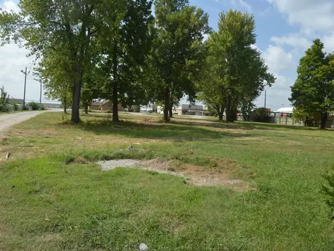 1360 Robinson Ave, Springdale, AR 72764 photo 4