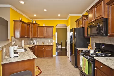 121 Devonshire Ave, Lowell, AR 72745 photo 4