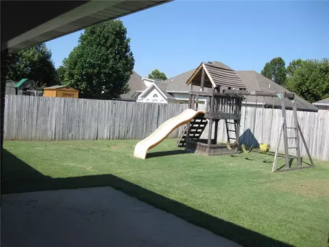 3433 Eaglecrest Cir, Springdale, AR 72762 photo 3