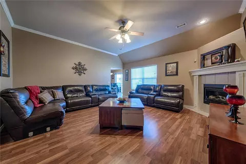 1187 Apache Trl, Springdale, AR 72764 photo 3