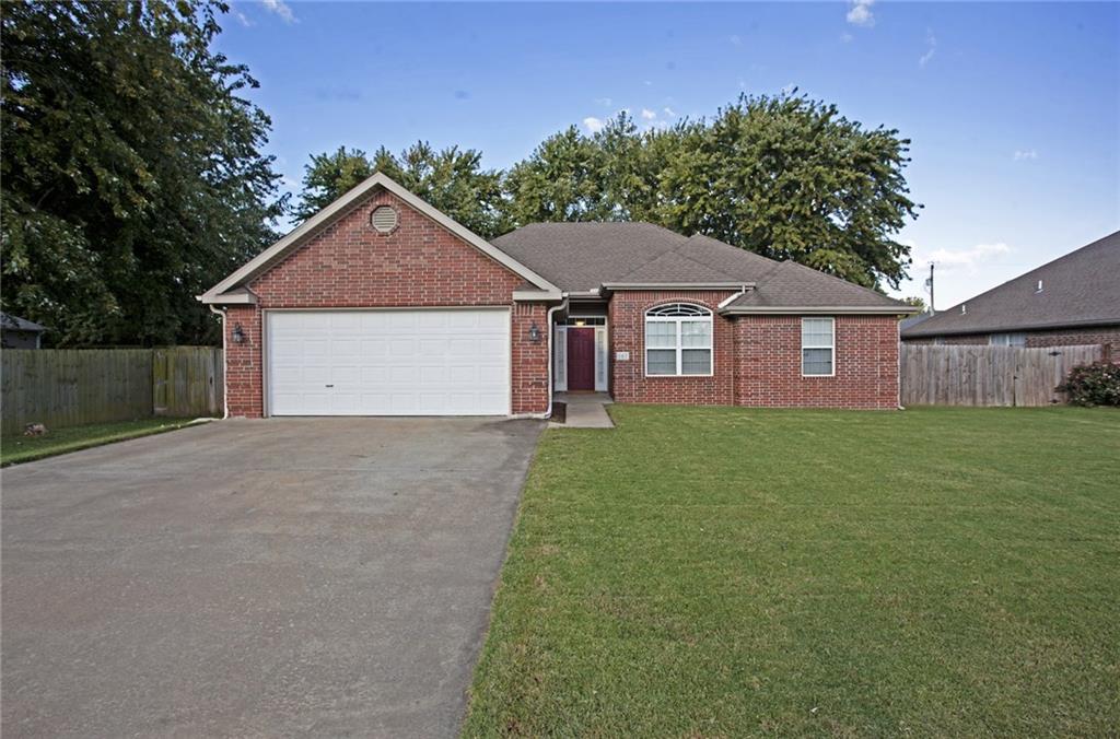 661 Walker St, Centerton, AR 72719 photo 1