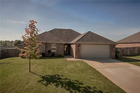 106 Peyton St, Lowell, AR 72745 photo 1