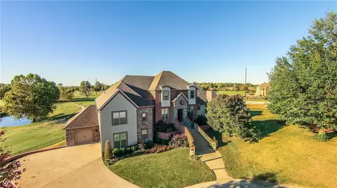 6064 Yosemite Falls Cv, Springdale, AR 72762 photo 4