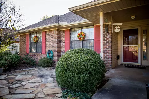 210 Bluff Dr, Lowell, AR 72745 photo 3