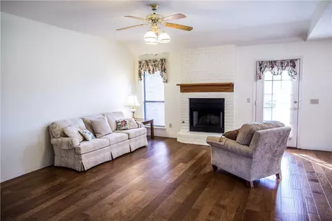 210 Bluff Dr, Lowell, AR 72745 photo 5
