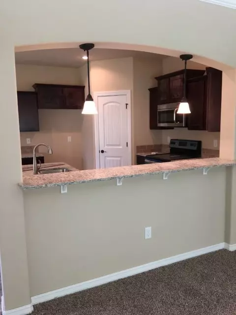 814 E Asher Dr, Rogers, AR 72758 photo 3