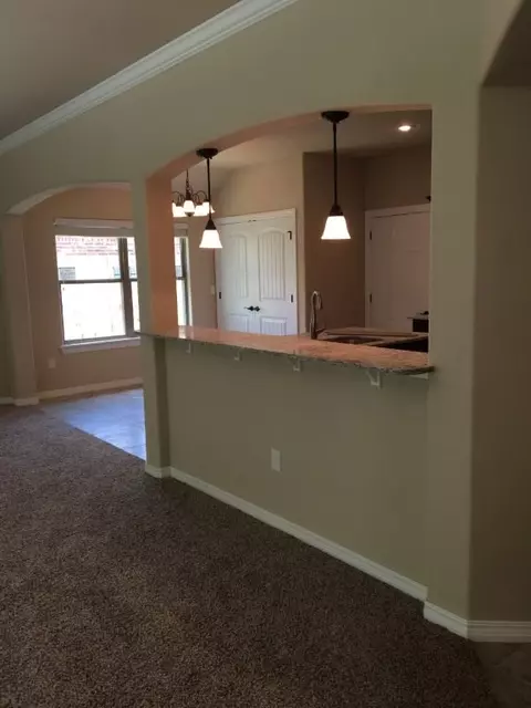 814 E Asher Dr, Rogers, AR 72758 photo 2