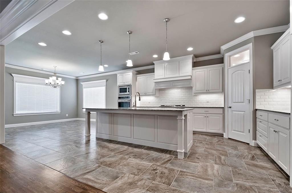 5401 60th Pl, Rogers, AR 72758 photo 8