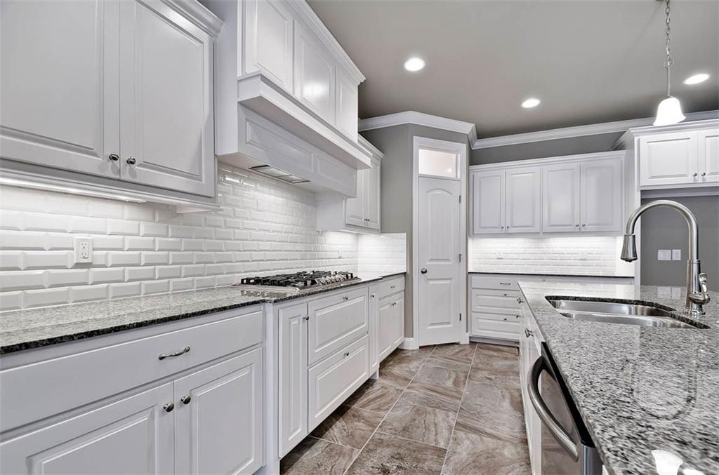 5401 60th Pl, Rogers, AR 72758 photo 10