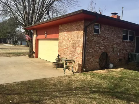 324 Lakeview Rd, Springdale, AR 72762 photo 2