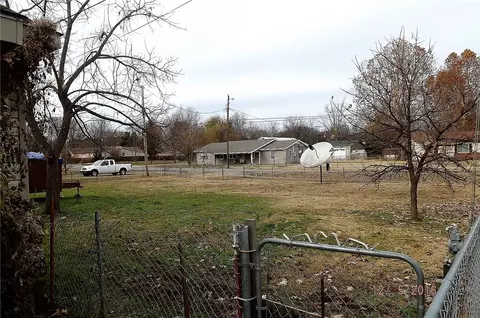 227 Doke St, West Fork, AR 72774 photo 4