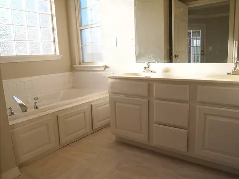 2464 Appleglen St, Springdale, AR 72764 photo 9