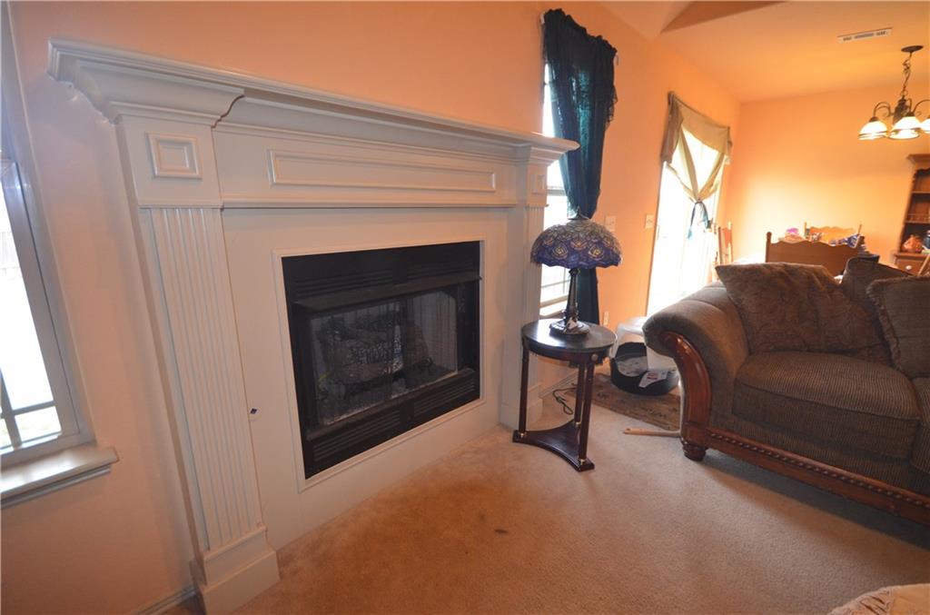 2251 Linden Cir, Springdale, AR 72764 photo 4