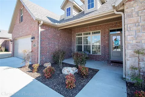 4301 Cornwall St, Springdale, AR 72762 photo 2