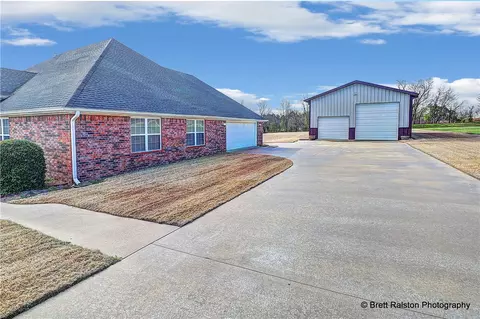 3413 Grapevine Dr, Springdale, AR 72762 photo 2