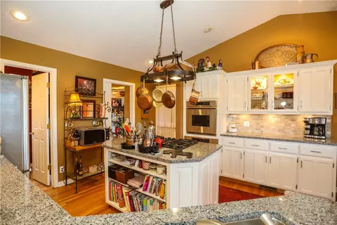 8156 Cedar Rd, Rogers, AR 72756 photo 5