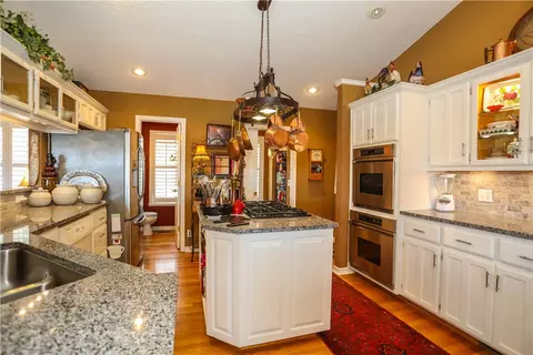 8156 Cedar Rd, Rogers, AR 72756 photo 6