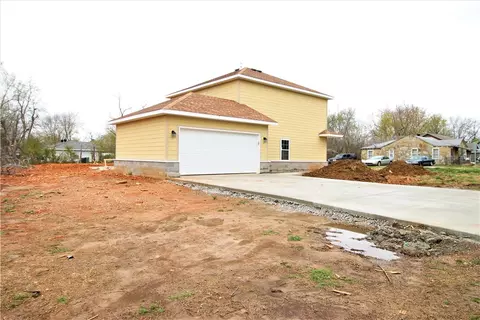 406 E Union St, Rogers, AR 72756 photo 10