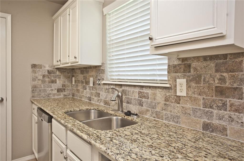 950 Honeysuckle Dr, Centerton, AR 72719 photo 11