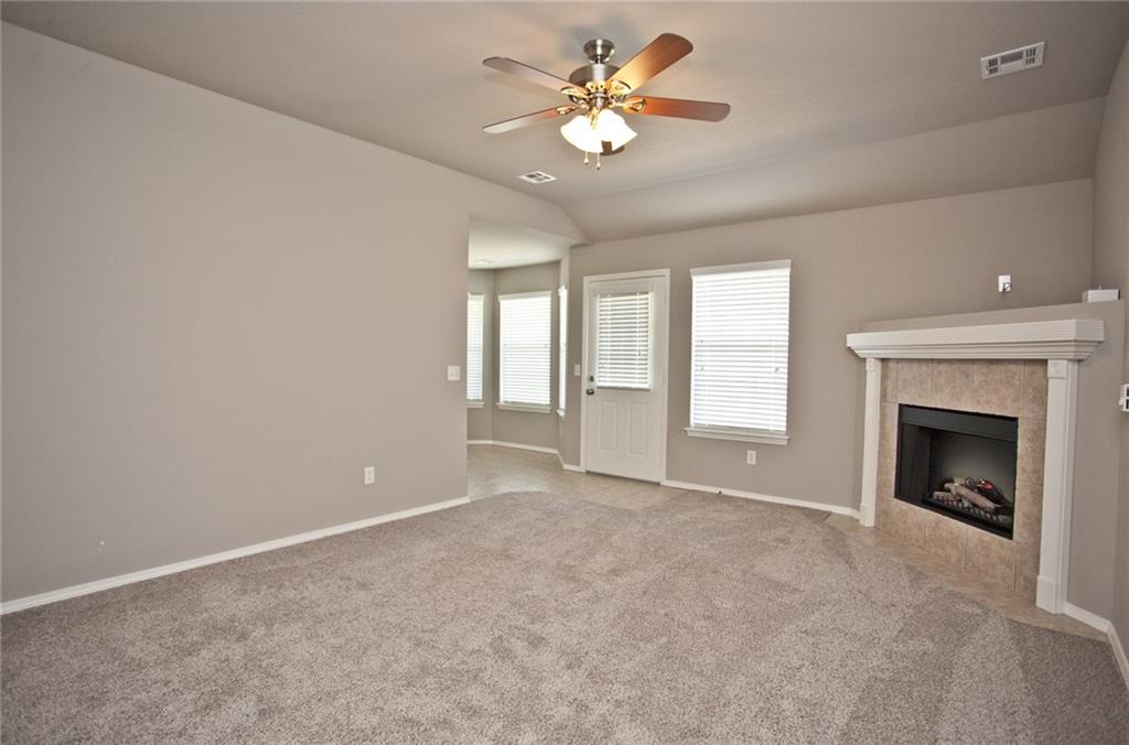 950 Honeysuckle Dr, Centerton, AR 72719 photo 4