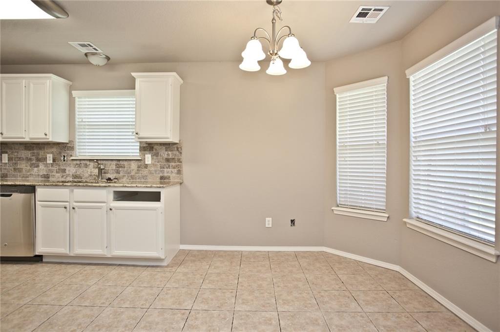 950 Honeysuckle Dr, Centerton, AR 72719 photo 8