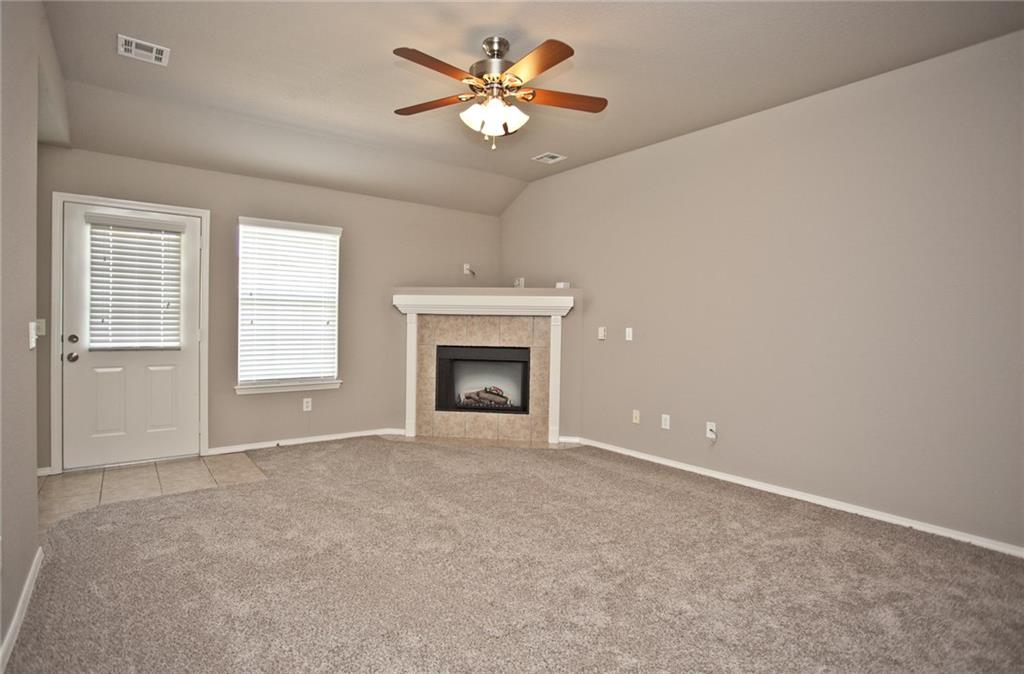950 Honeysuckle Dr, Centerton, AR 72719 photo 5
