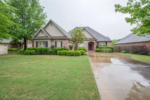 219 Chantilly Ave, Springdale, AR 72764 photo 1