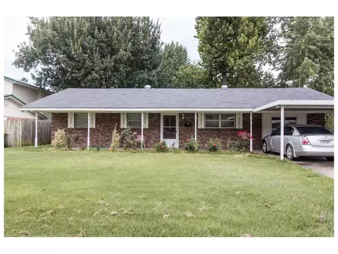 1811 W Dee Ave, Springdale, AR 72762 photo 1