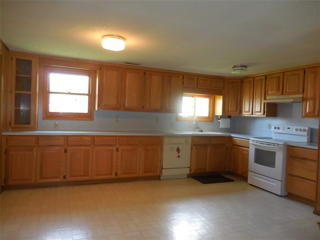 314 W Main St, West Fork, AR 72774 photo 4
