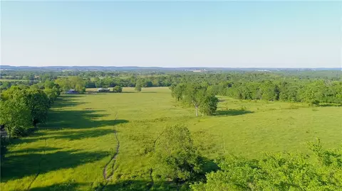 22044 Sans Souci Dr, Shell Knob, MO 65747 photo 2