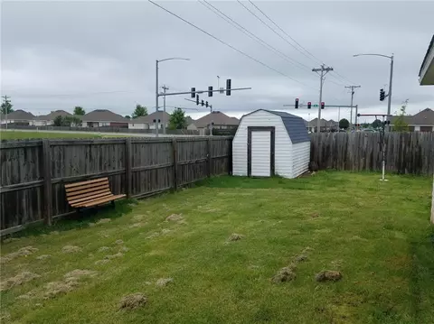 105 W Necessary Dr, Rogers, AR 72758 photo 9