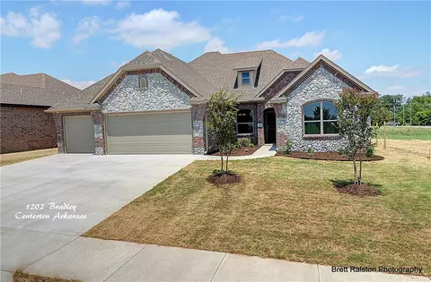 1202 Bradley, Centerton, AR 72719 photo 1
