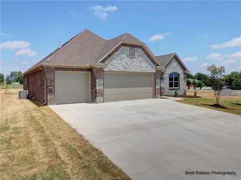 1202 Bradley, Centerton, AR 72719 photo 2