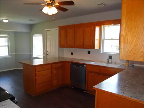403 Thompson St, Centerton, AR 72719 photo 2
