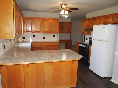 403 Thompson St, Centerton, AR 72719 photo 6
