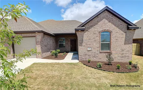 1204 Bradley, Centerton, AR 72719 photo 2