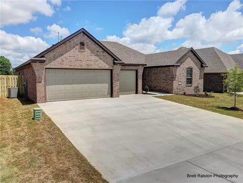 1204 Bradley, Centerton, AR 72719 photo 1