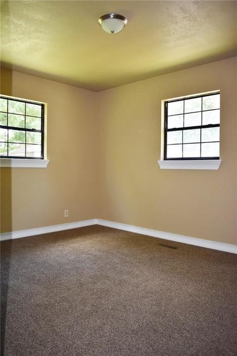 110 E Bailey Ave, Springdale, AR 72764 photo 6