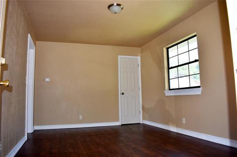 110 E Bailey Ave, Springdale, AR 72764 photo 3