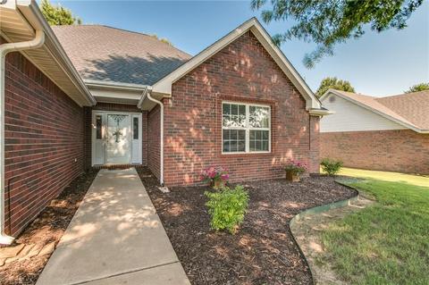 209 Blake Dr, Centerton, AR 72719 photo 2