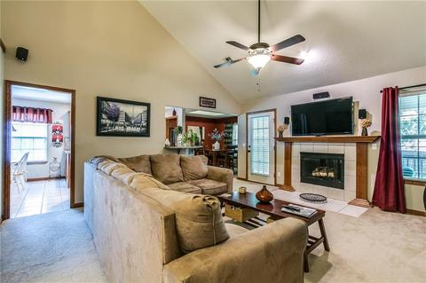 209 Blake Dr, Centerton, AR 72719 photo 5