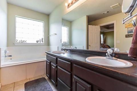 726 Irelan St, Lowell, AR 72745 photo 5