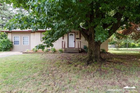 403 Michael St, Springdale, AR 72764 photo 2