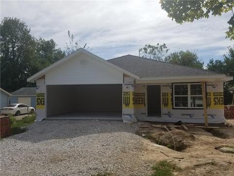 420 E Velma Ave, Springdale, AR 72764 photo 1