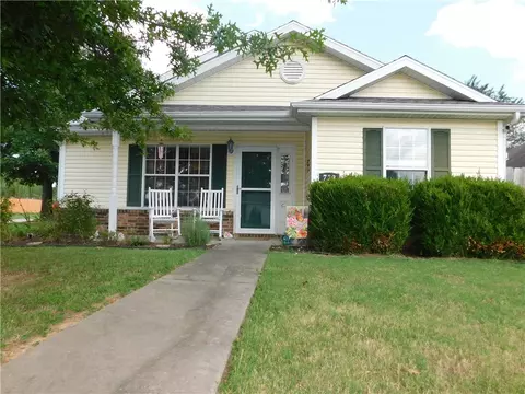 729 Hackberry St, Springdale, AR 72762 photo 2