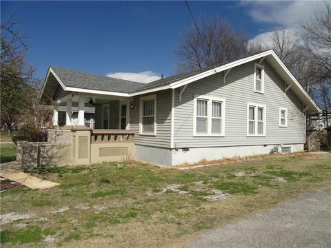 503 Spring St, Springdale, AR 72764 photo 1